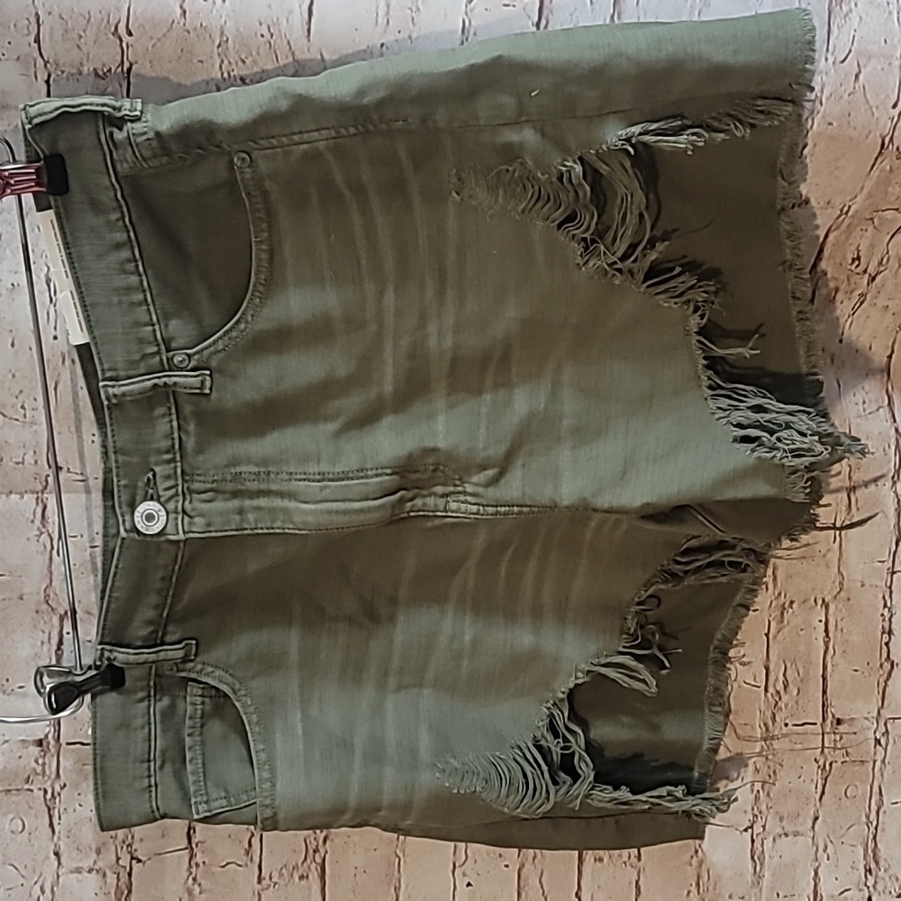 American Eagle Highest Rise Mom Short